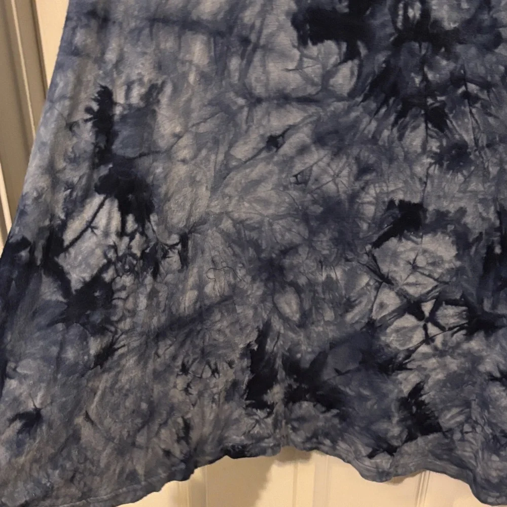 Blue Tie-Dye Short Sleeve Women's Top - Picture 4 of 7